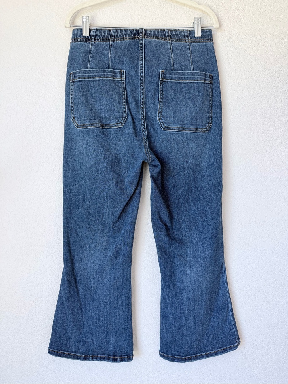 Pilcro Mid Rise Kick Flare Crop Jeans Medium Wash Stretch Denim Size M Women - Picture 3 of 13